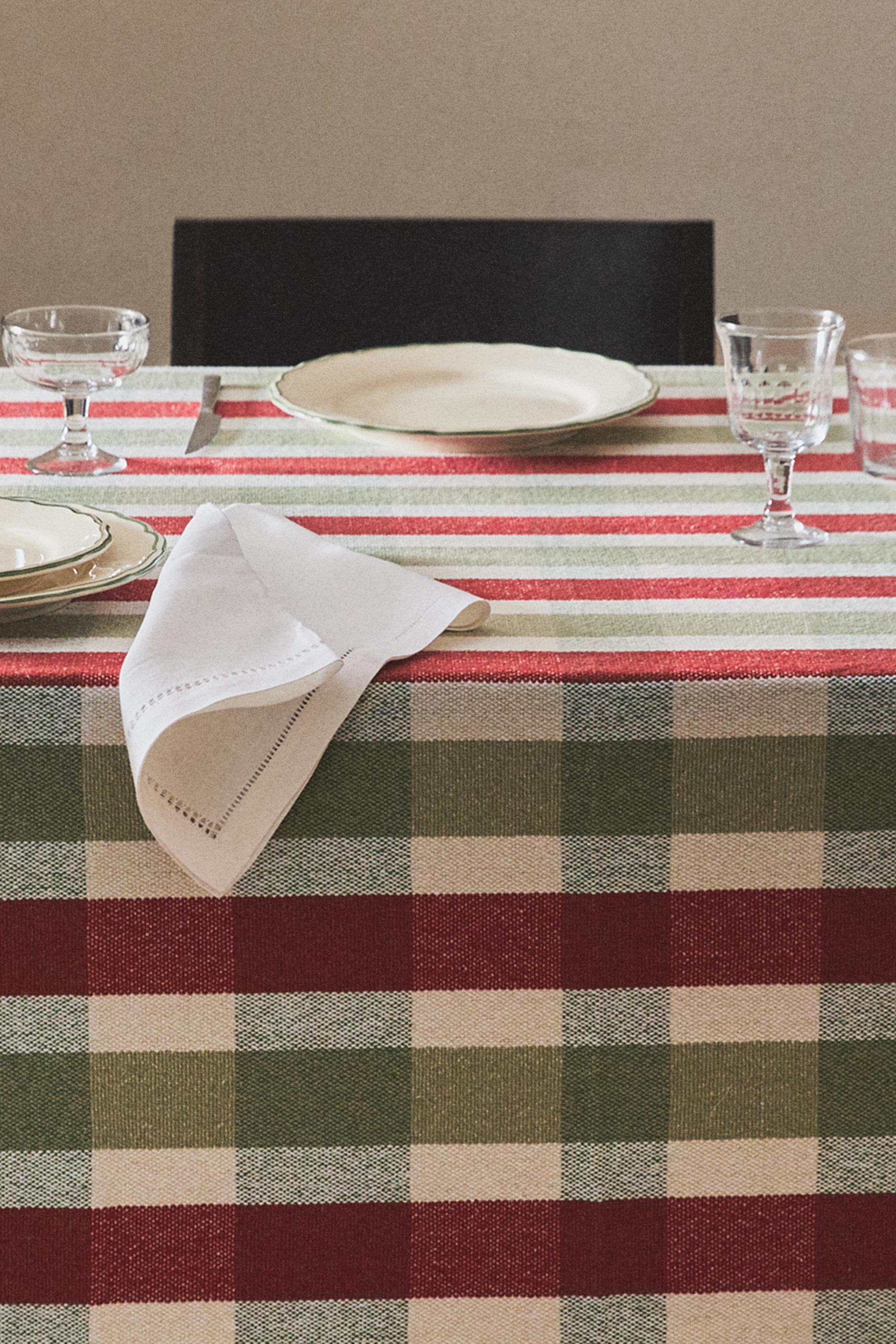CHECK TABLECLOTH